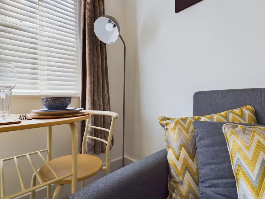 Fabulous Quiet Chelmsford Apartment - Free Parking Luaran gambar