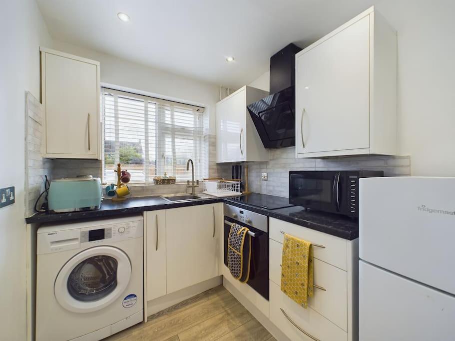 Fabulous Quiet Chelmsford Apartment - Free Parking Luaran gambar