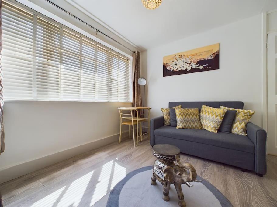 Fabulous Quiet Chelmsford Apartment - Free Parking Luaran gambar