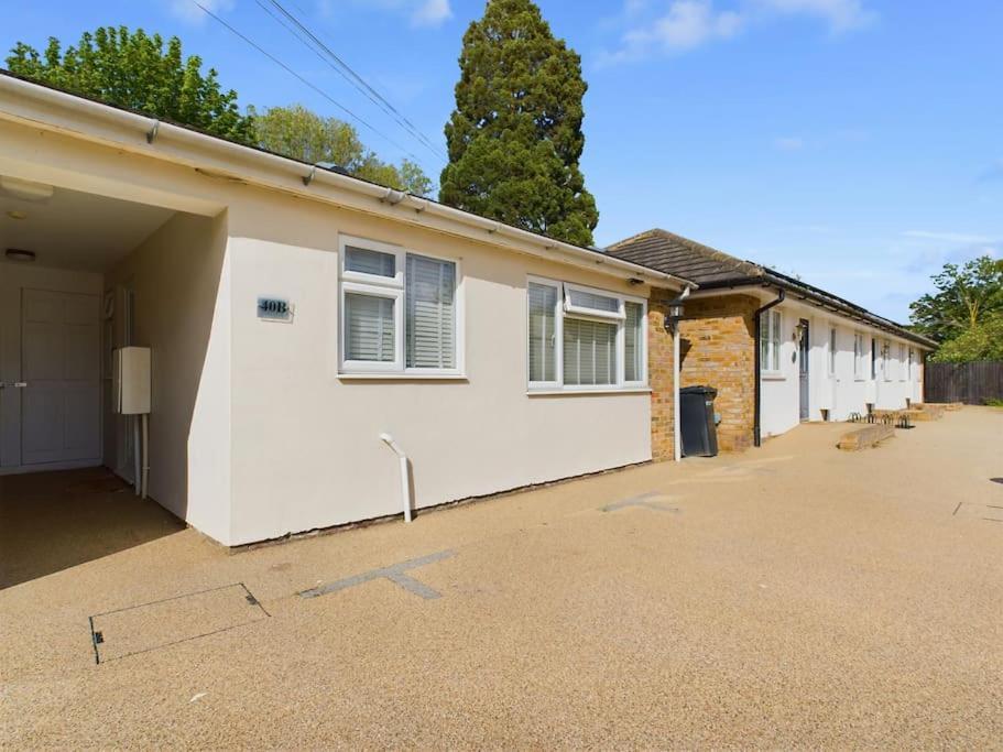 Fabulous Quiet Chelmsford Apartment - Free Parking Luaran gambar